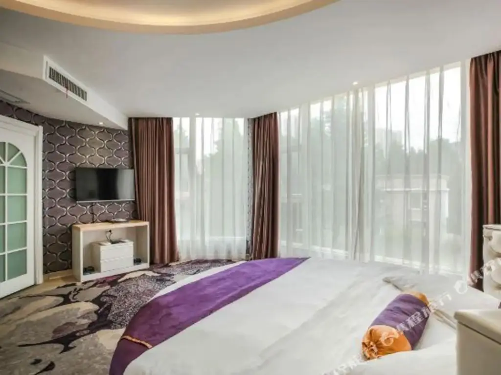 Bayi Garden Hotel — фото 1