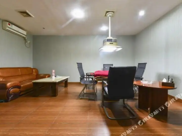 Дунгуань: Dongguan Xinyi Business Hotel (Xingtai Academy)