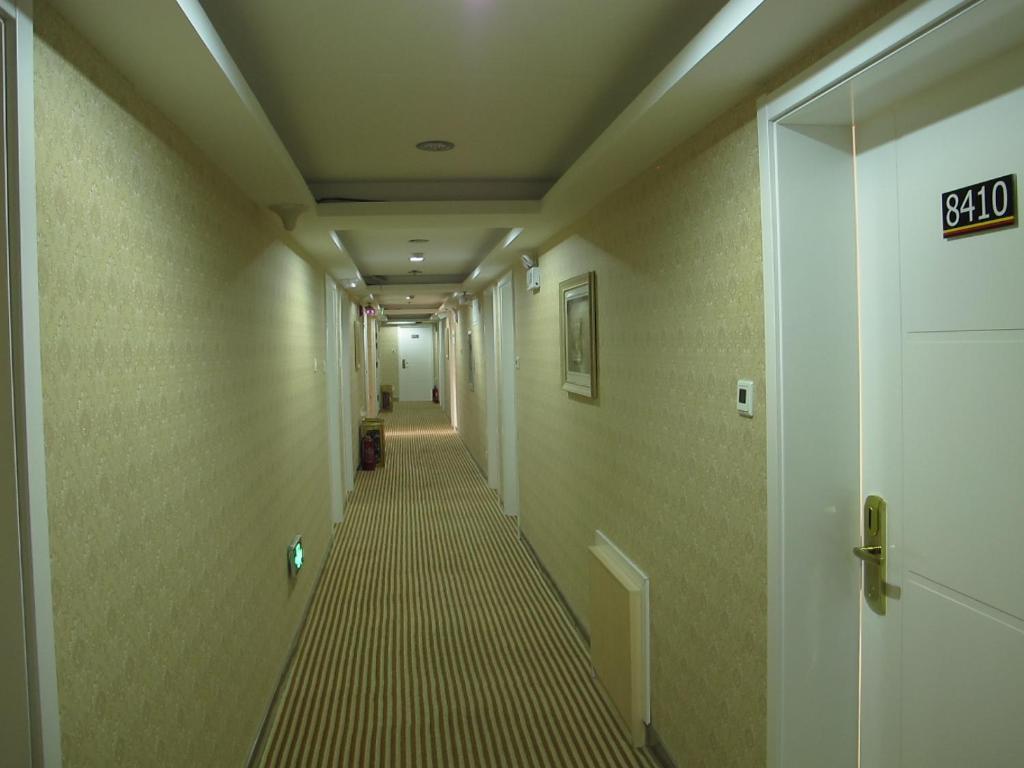 Циньхуандао: Light Living Yuexiang Hotel (Qinhuangdao Heping Street Branch)