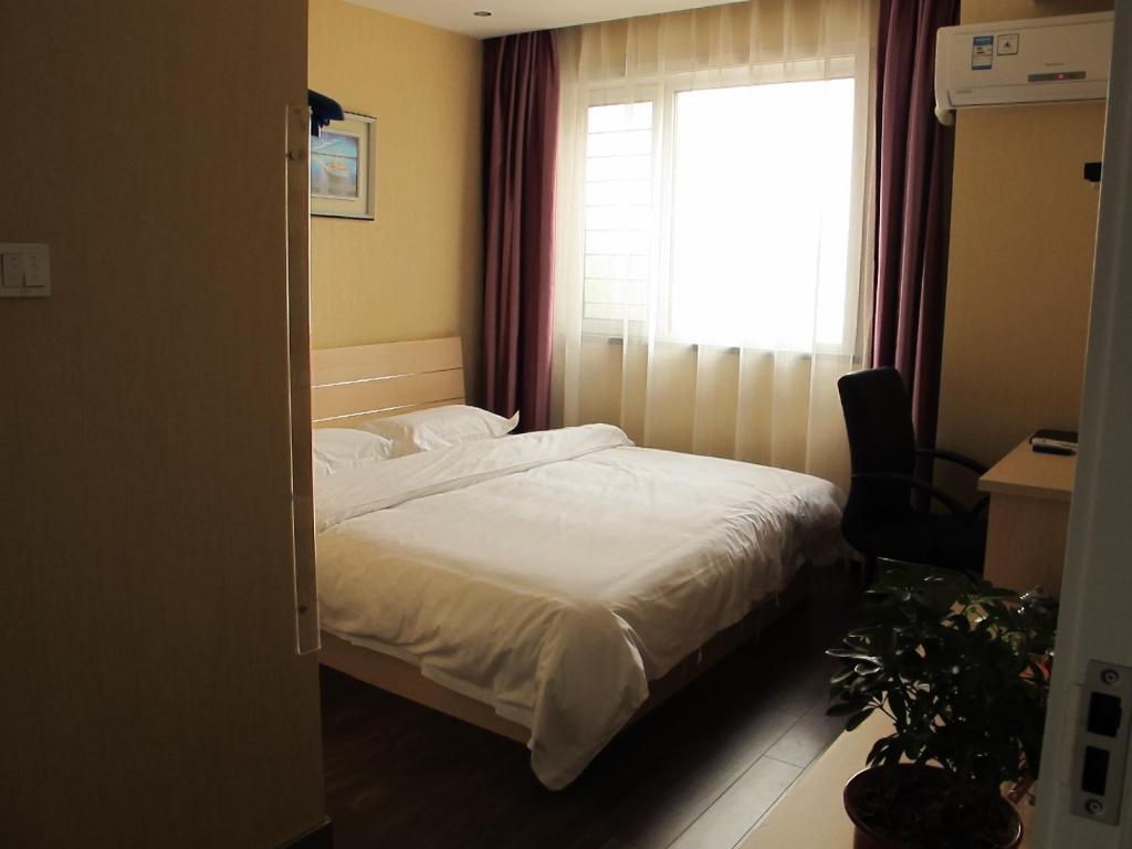 Циньхуандао: Light Living Yuexiang Hotel (Qinhuangdao Heping Street Branch)