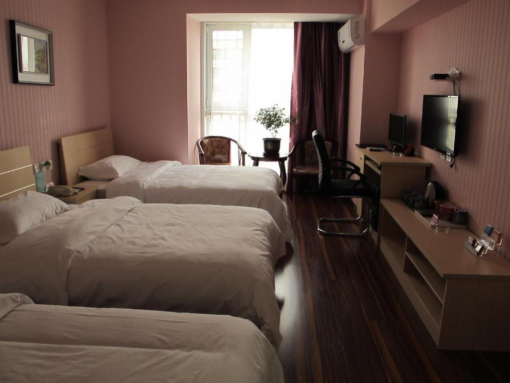 Циньхуандао: Light Living Yuexiang Hotel (Qinhuangdao Heping Street Branch)