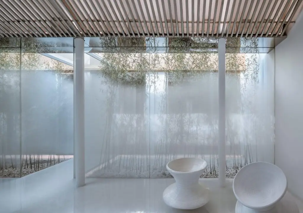 Пекин: Layering Courtyard Hutel Qianmen