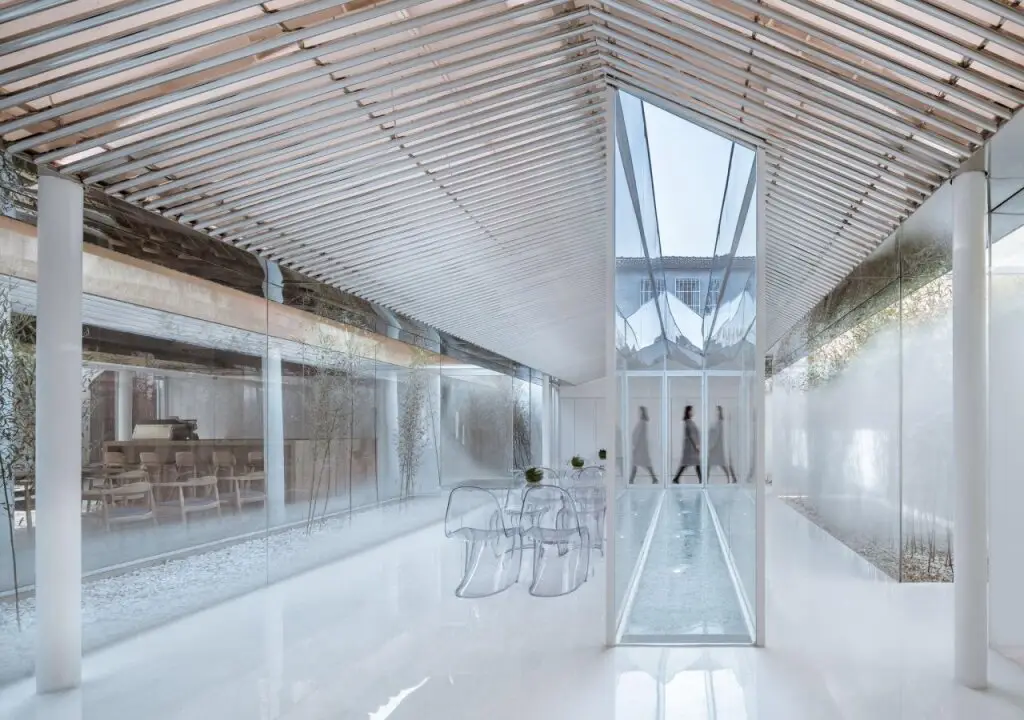 Пекин: Layering Courtyard Hutel Qianmen