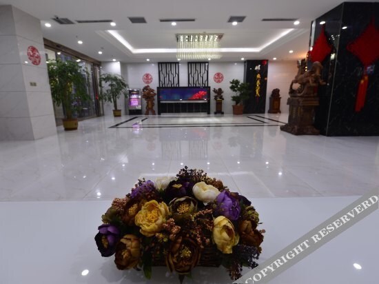 Candy Fashion Business Hotel — фото 1