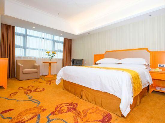 Маоминг: Vienna 3 Best Hotel (Maoming Yanjiang Building)