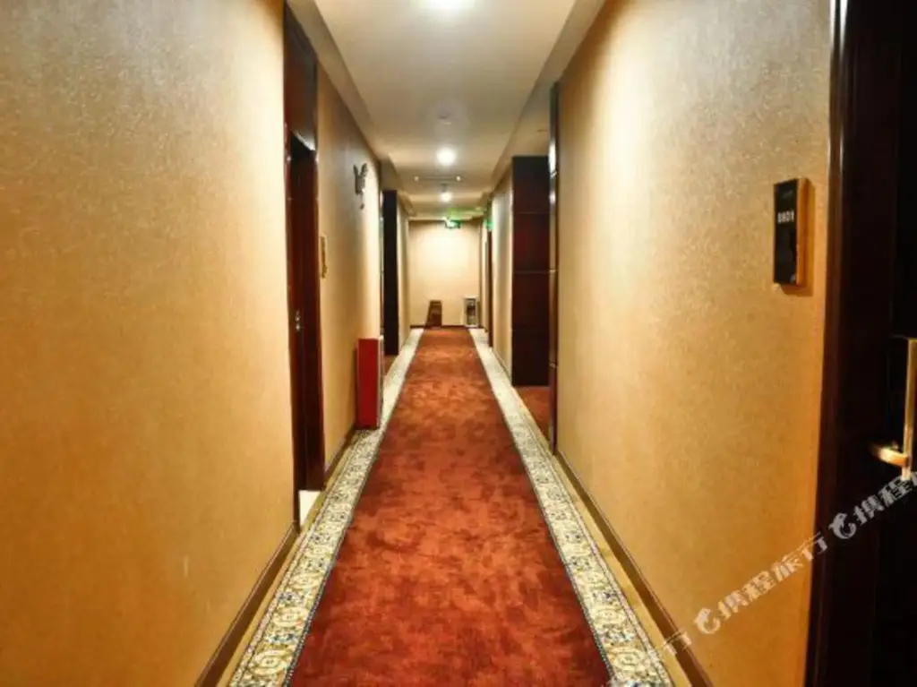 Rapheal Hotel — фото 1