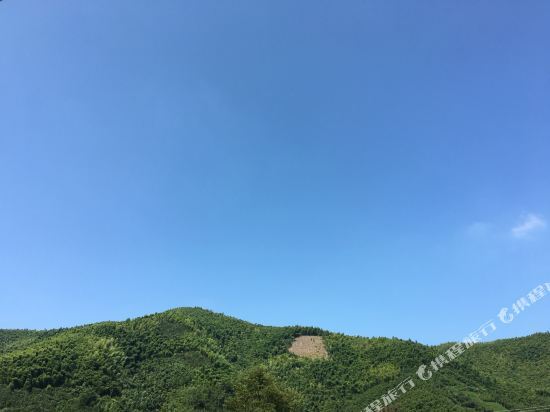 Хучжоу: Creek Village