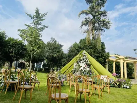 Чэнду: Chengdu Star Flower Garden Hotel (University Games Sports Center)