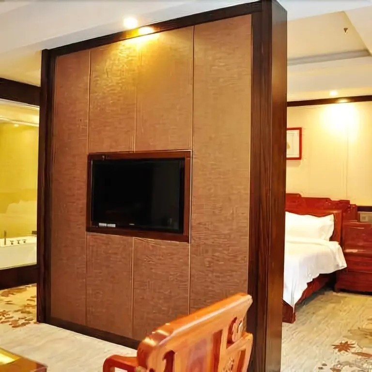 Цзыбо: Qi Yue International Hotel