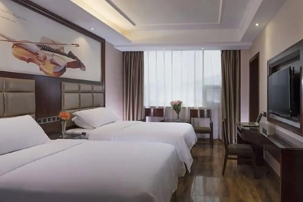 Чэньчжоу: Vienna Zhihao Hotel (Zixing Dongjianghu)