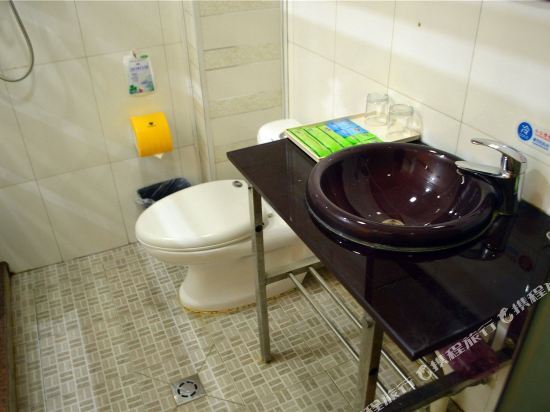 Хух-Хото: Jiayu Convenience Hotel (Hohhot Railway Station)