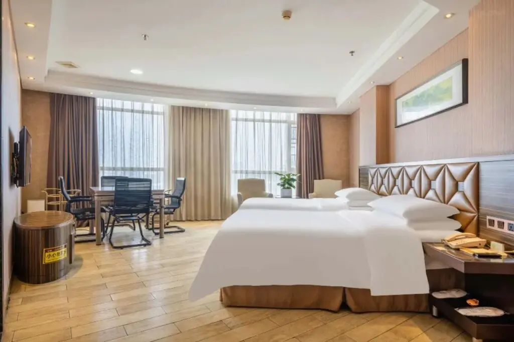 Дунгуань: Vienna 3 Best Hotel Dongguan Liaobu Shida Road