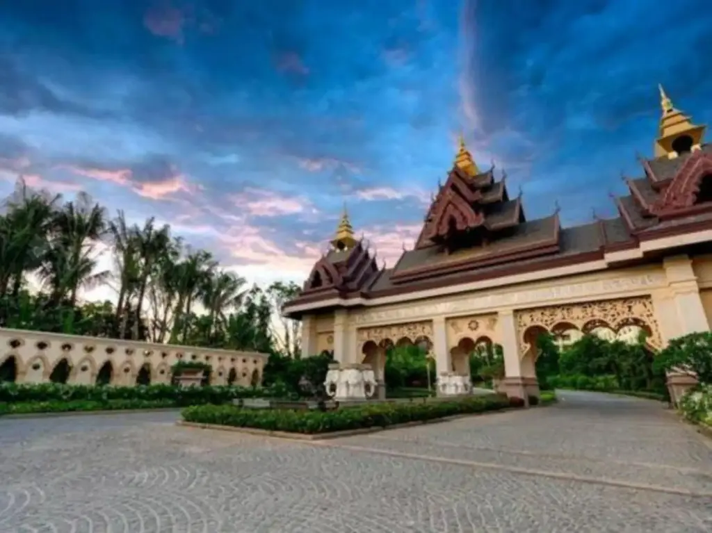 Цзинхун: Yijiayi Holiday Hotel