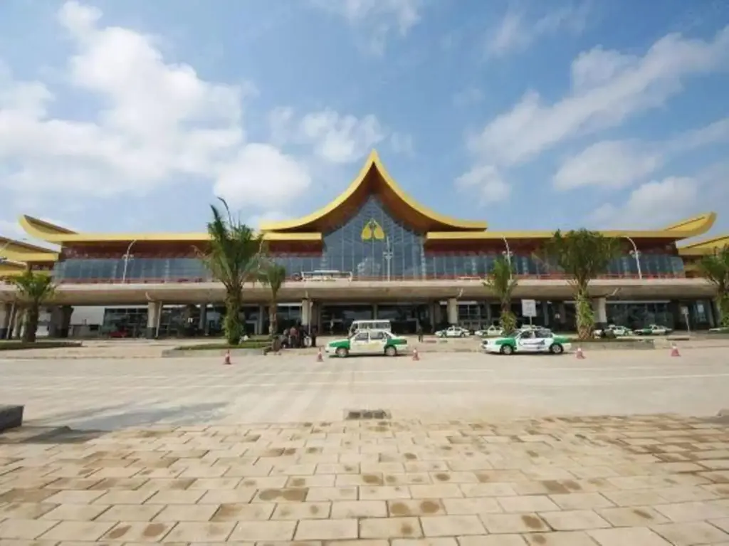 Цзинхун: Yijiayi Holiday Hotel
