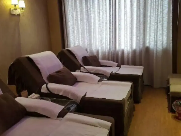 Яань: Hongyan Business Hotel
