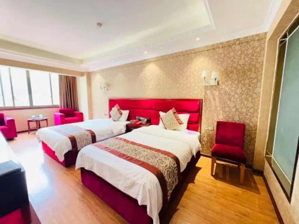 Яань: Hongyan Business Hotel