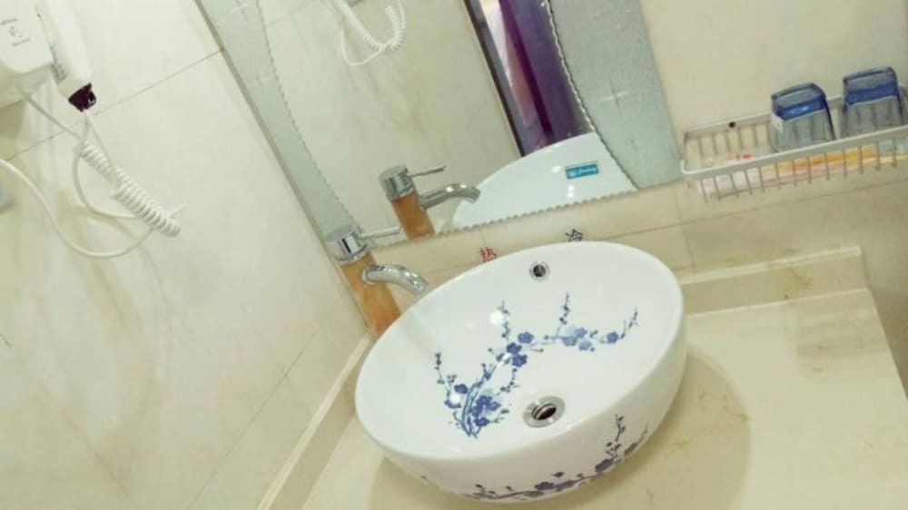Шанхай: Shanghai Zhijin Hotel