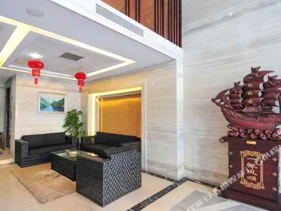 Xinyu Yiju Light Luxury Hotel (Sanya Bay Jiefang Road Pedestrian Street) — фото 1