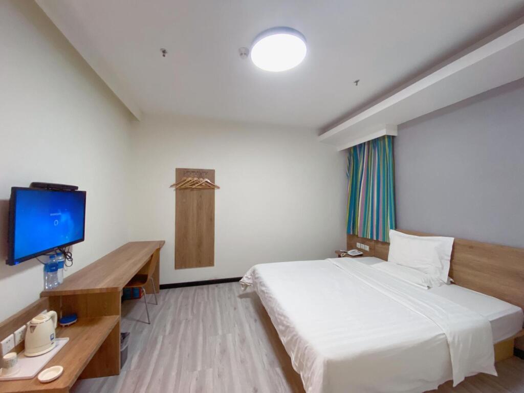 Гуанчжоу: 7Days Inn Chain Hotel (Guangzhou Baoye Road Shayuan Subway Station)