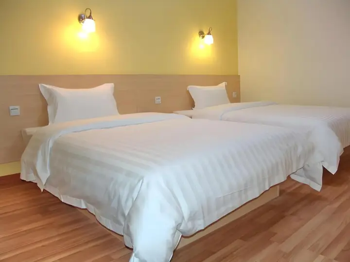 Гуанчжоу: 7Days Inn Chain Hotel (Guangzhou Baoye Road Shayuan Subway Station)