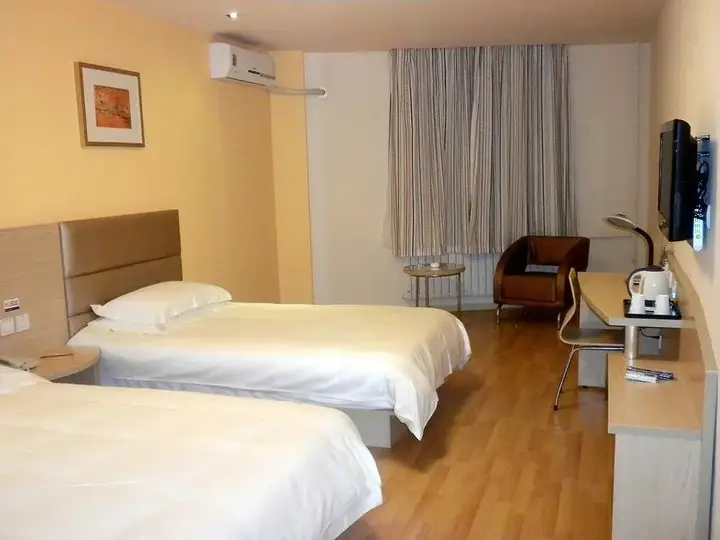 Хецзе: The Manhattan Hotel