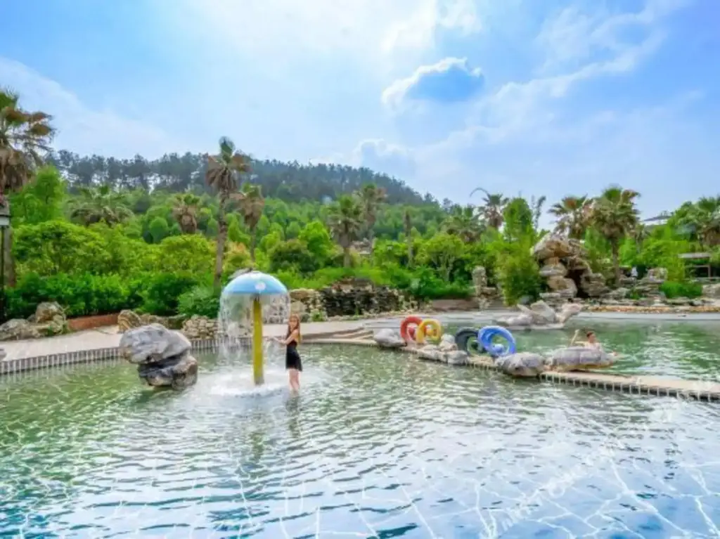 Sanlifan Hotspring Resort Hotel — фото 1
