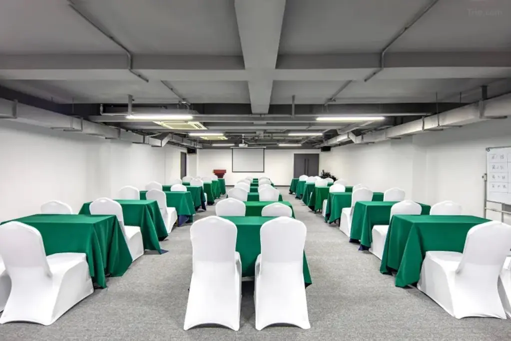 Ханчжоу: Vienna Classic Hotel (Hangzhou Banshan Shiqiao)