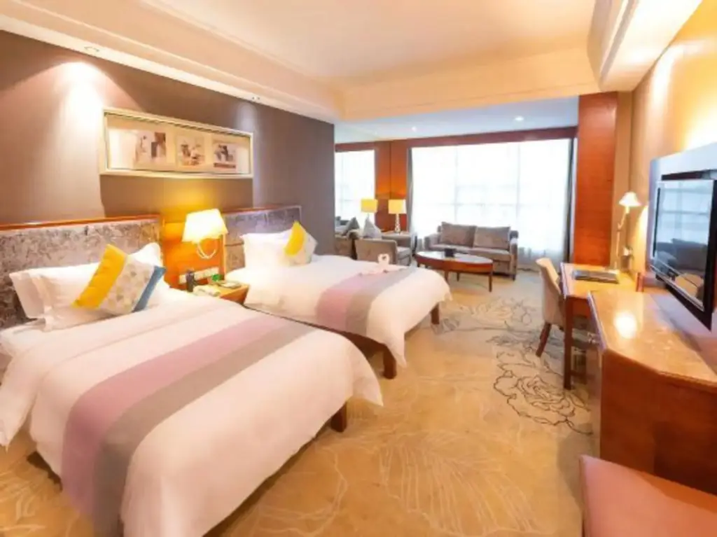 Хэнъян: Shenlong New World Hotel