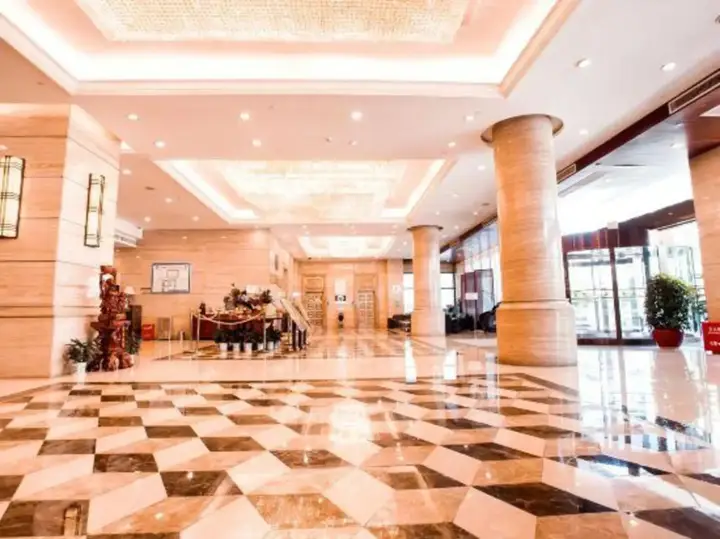 Хэнъян: Shenlong New World Hotel