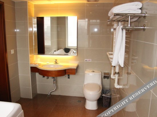 Qilin Business Hotel — фото 1