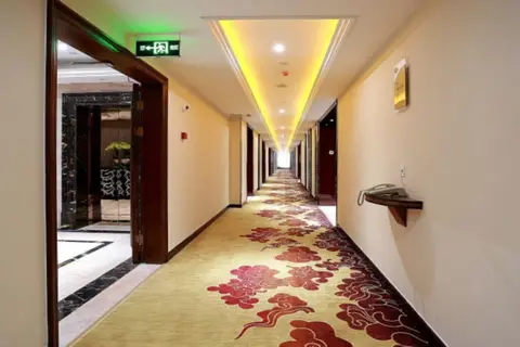 Modern Square Hotel — фото 1
