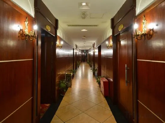 Чандэ: Huajing Hotel