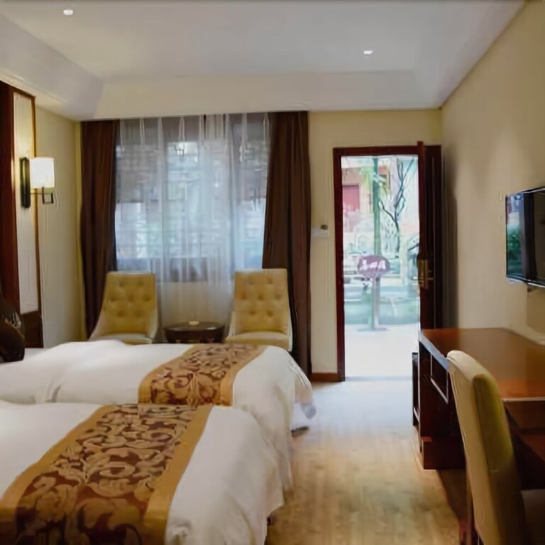 Чэнду: Rui Hong Hotel & Resort