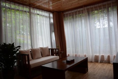 Чэнду: Rui Hong Hotel & Resort