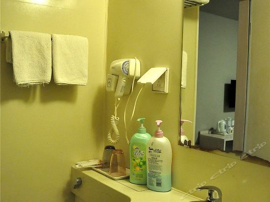 Линьи: Super 8 Hotel