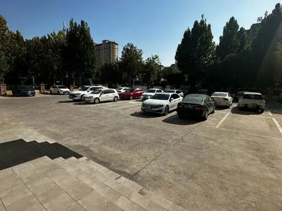 Хеби: HanTing Hotel (Hebi East Railway Station)