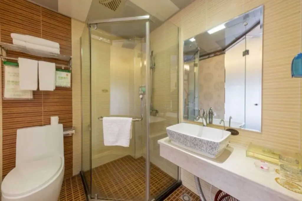 Иу: Rong Le Business Hotel