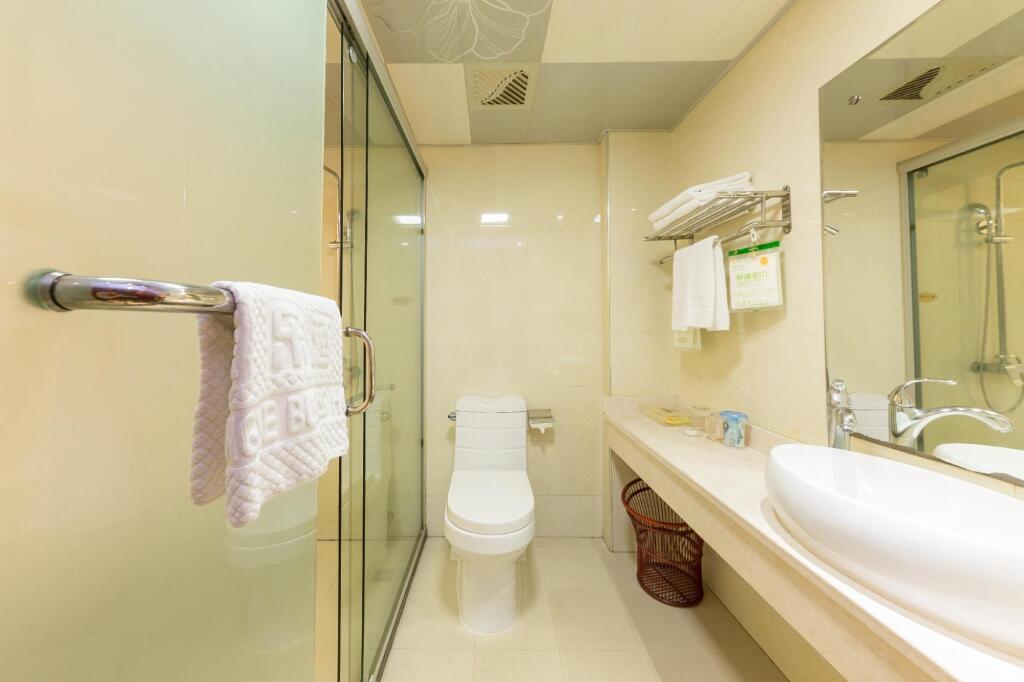 Иу: Rong Le Business Hotel
