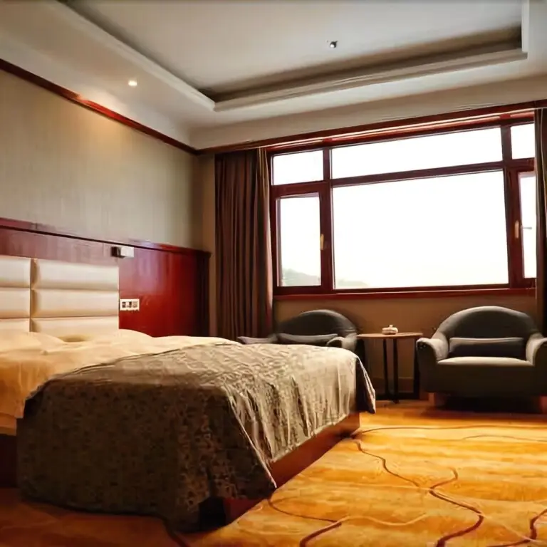 Zhong Yuan Hotel — фото 1