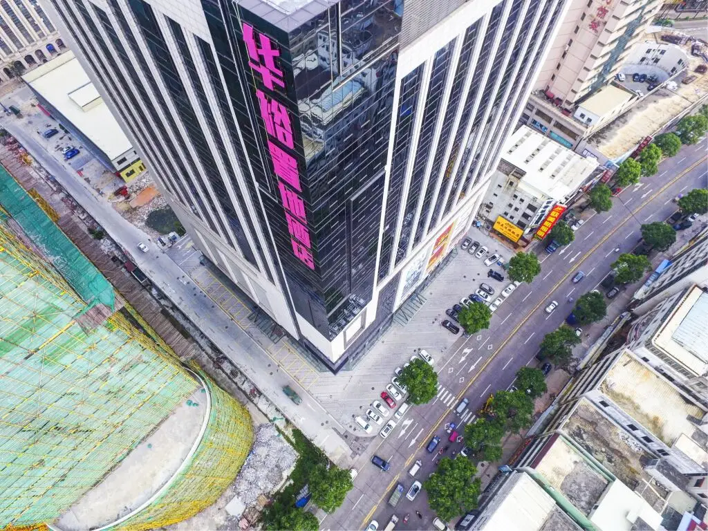 Huayu Landmark Hotel — фото 1