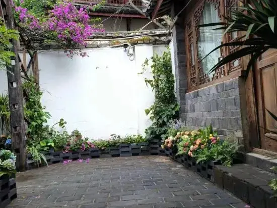 Лицзян: Qiyue Linyin Bieyuan (Lijiang Gucheng Mufu Branch)