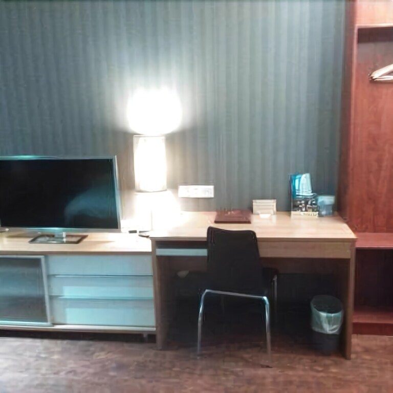 Гуанчжоу: Yijia Holiday Hotel (Guangzhou Huadu Plaza subway station store)