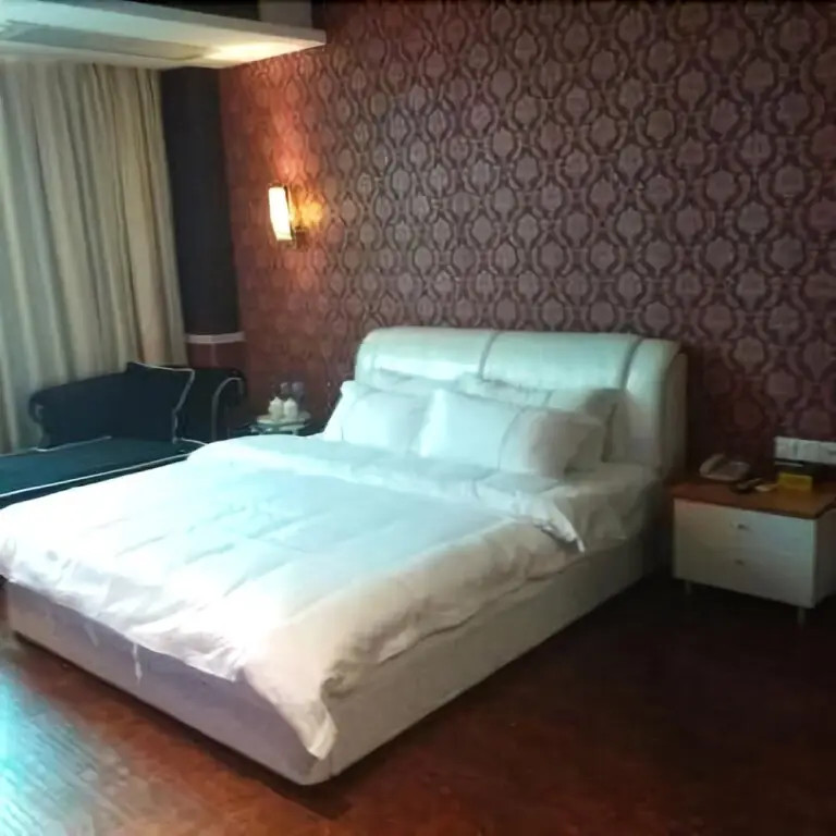 Гуанчжоу: Yijia Holiday Hotel (Guangzhou Huadu Plaza subway station store)