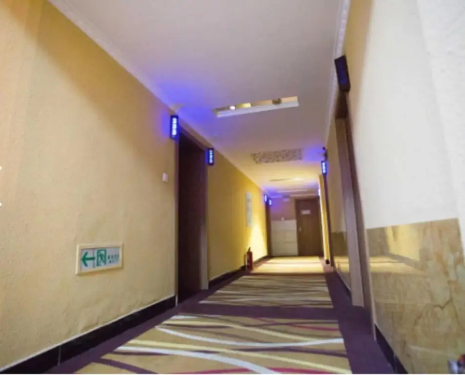 Harbin Xilong Clock Hotel Binjiang — фото 1