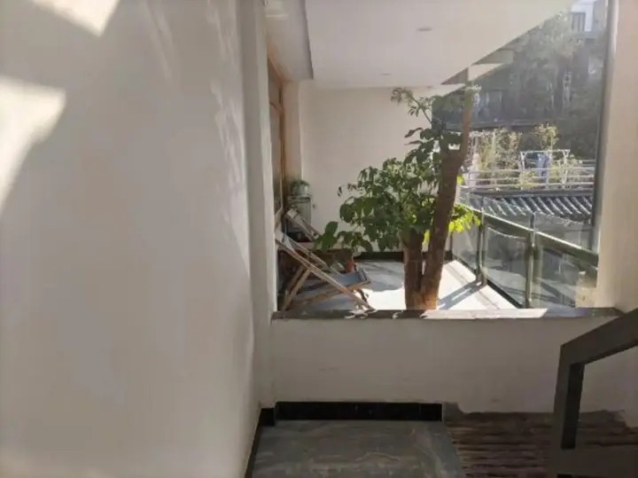 Дали: DaLi Eryuhuaxia inn