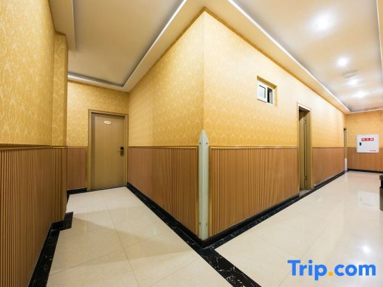 Чунцин: Chongqing Huayunlun Hotel (Airport Branch)