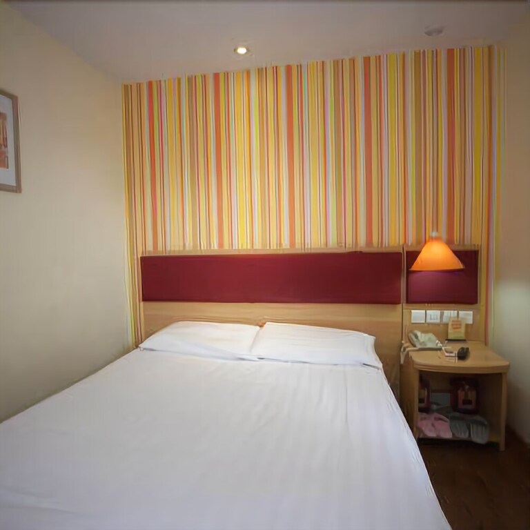 Фошань: Home Inn Foshan Fenjiang West Road