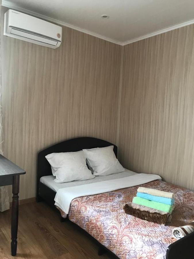 Ейск: Guest house on Shmidta-комнаты для летнего отдыха