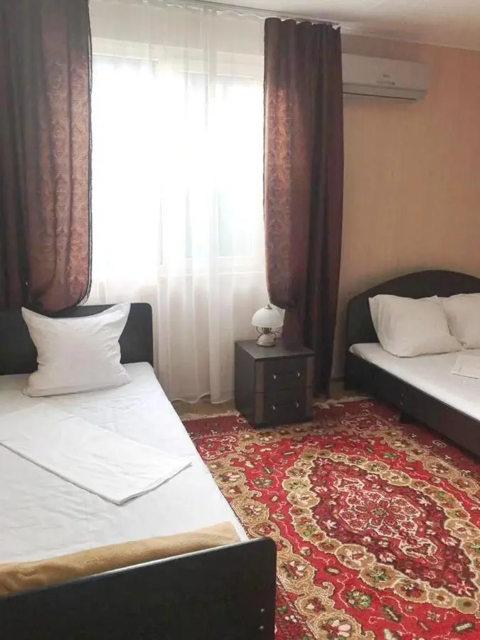 Ейск: Guest house on Shmidta-комнаты для летнего отдыха