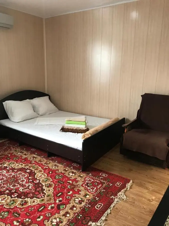 Ейск: Guest house on Shmidta-комнаты для летнего отдыха